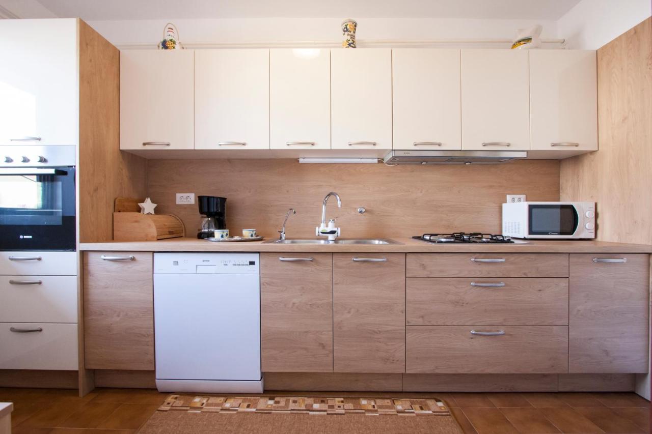 Apartment Nola By Rent Istria Porec Esterno foto