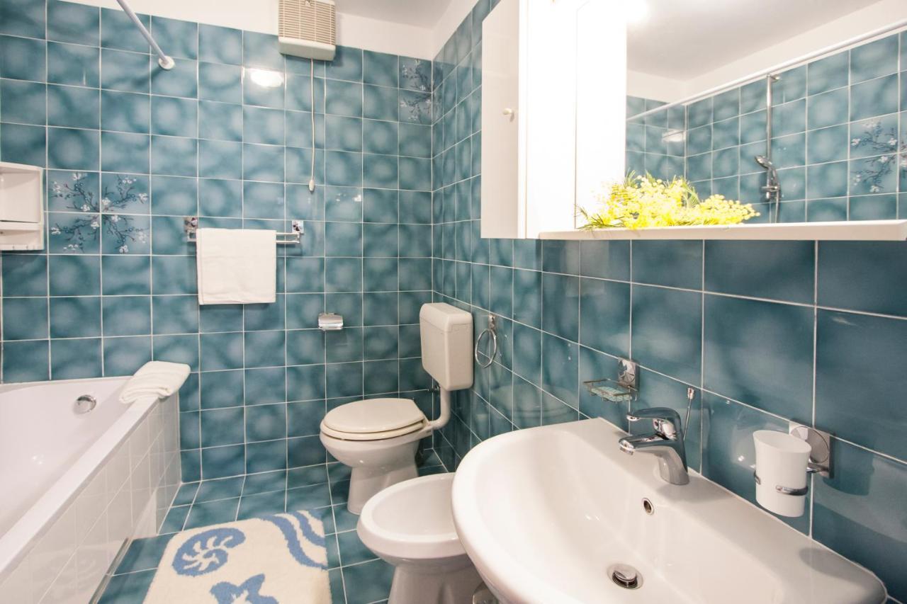 Apartment Nola By Rent Istria Porec Esterno foto
