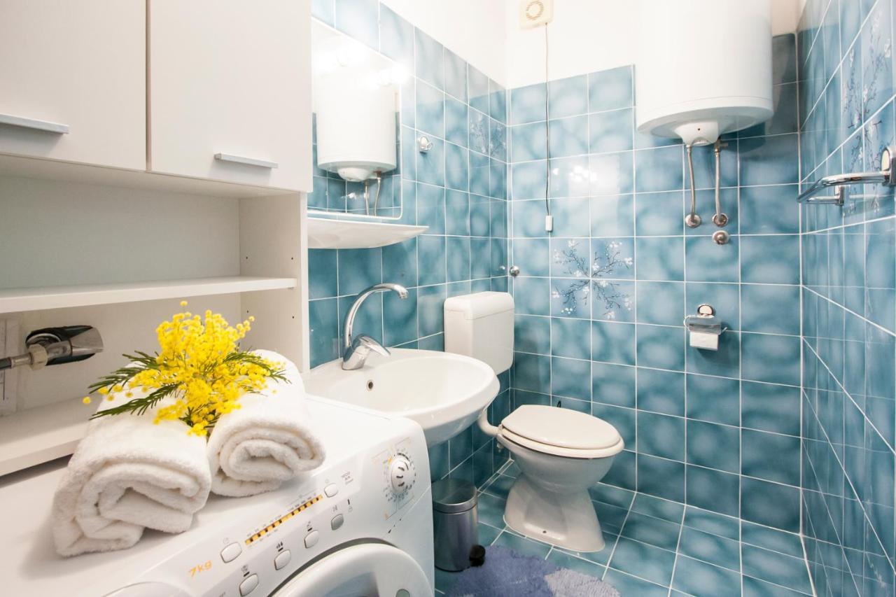 Apartment Nola By Rent Istria Porec Esterno foto