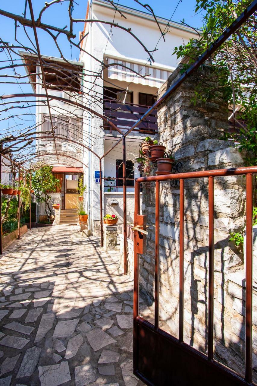 Apartment Nola By Rent Istria Porec Esterno foto