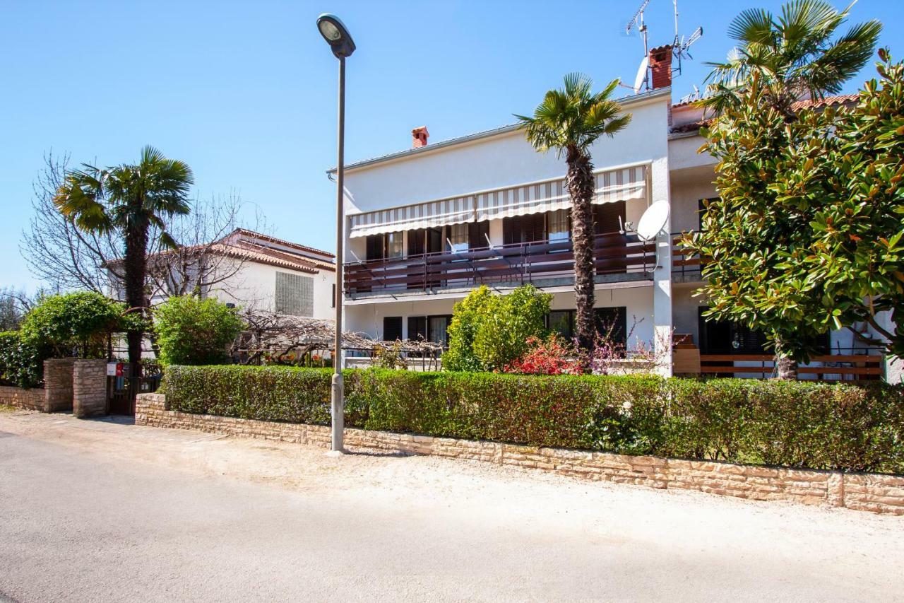 Apartment Nola By Rent Istria Porec Esterno foto